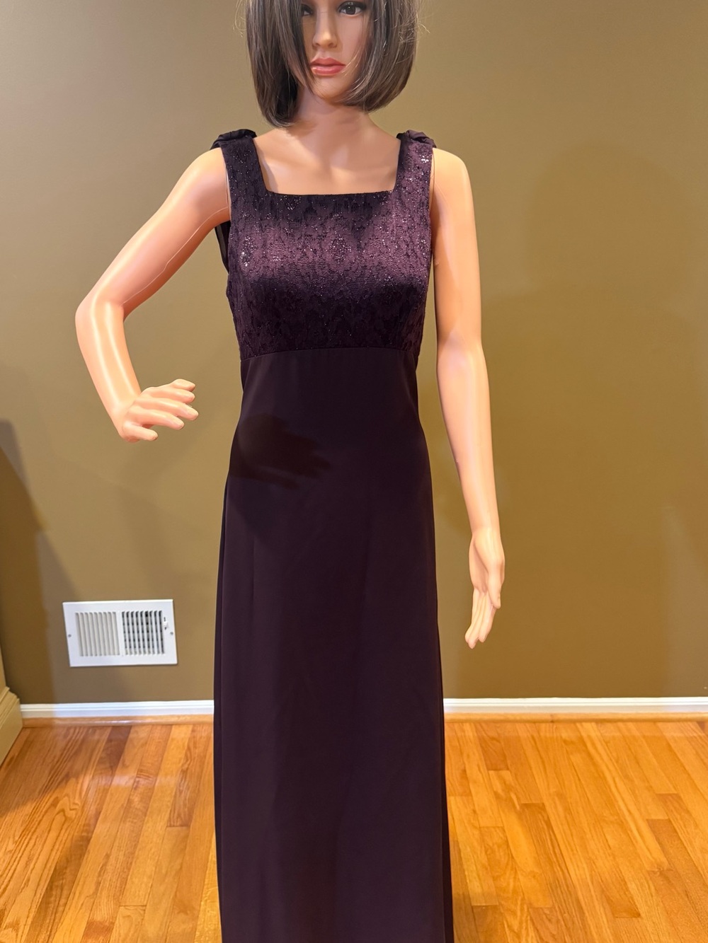 Arianna by Rachel Kaye Sleeveless Lace-Bodice Maxi Dress in Plum
